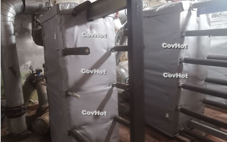 板式<a href=http://www.renren8.cn/e/tags/?tagname=%E6%8D%A2%E7%83%AD%E5%99%A8%E4%BF%9D%E6%B8%A9 target=_blank class=infotextkey>換熱器保溫</a>套,板換保溫罩